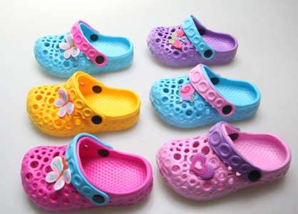 High Quality Design Children′s Clogs